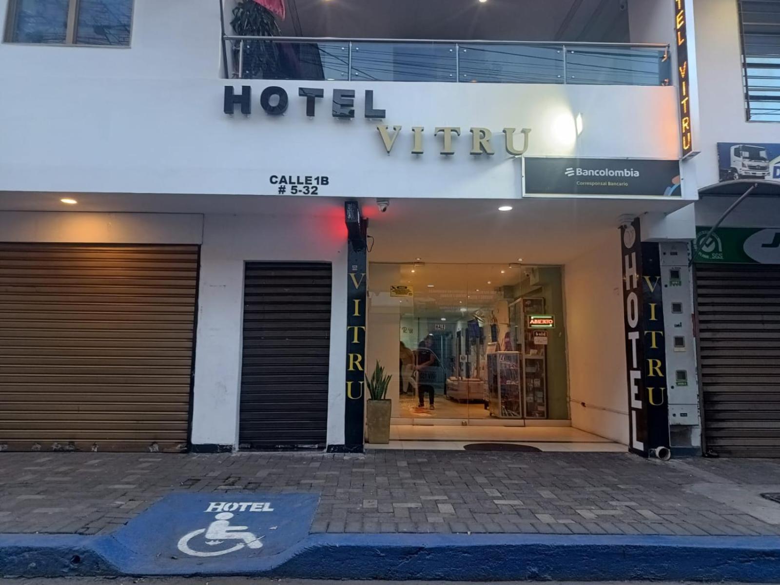 Hotel Vitru Кукута Экстерьер фото